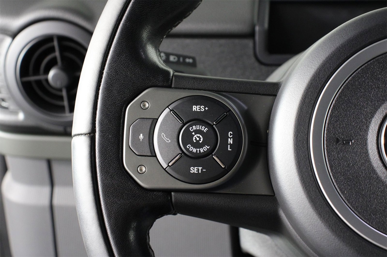 Used 2025 INEOS Grenadier image 13