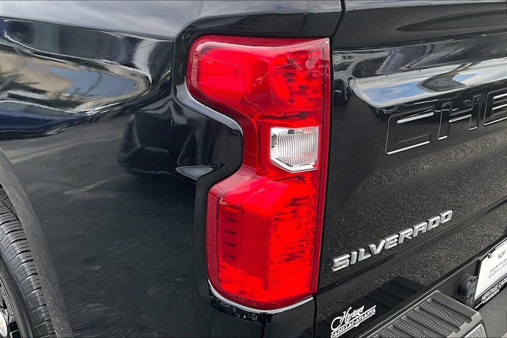Used 2025 Chevrolet Silverado 1500 LT AWD/4WD image 24