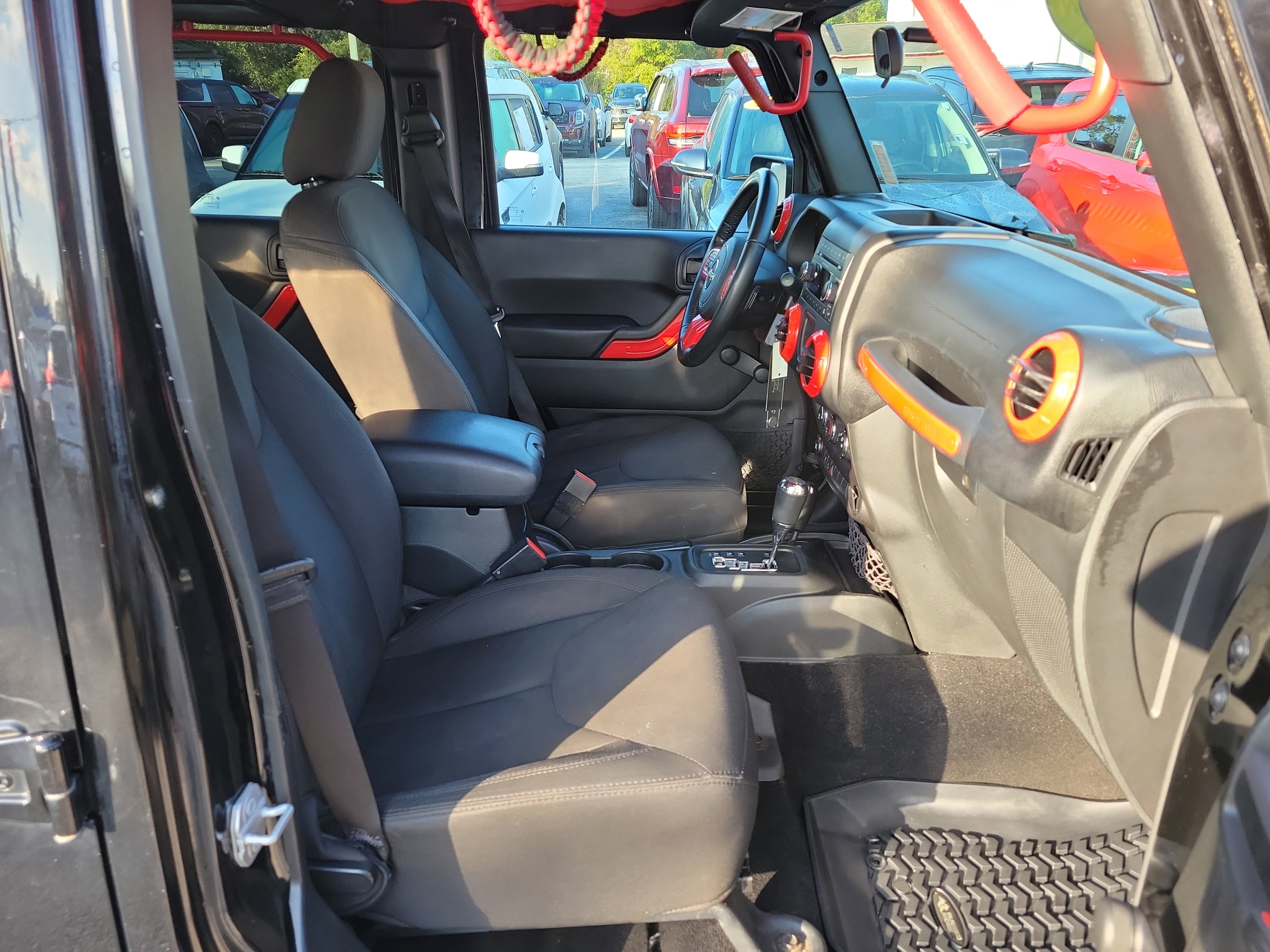 Used 2018 Jeep Wrangler Unlimited Sport w/ Connectivity Group image 7