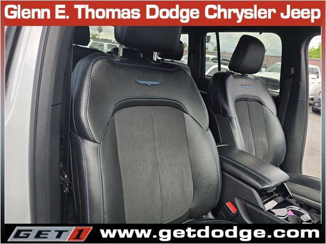 Certified 2022 Jeep Grand Cherokee Trailhawk w/ Advanced Protech Group II image 32