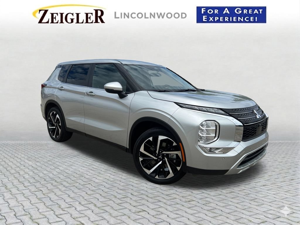 Used 2024 Mitsubishi Outlander SE FWD image 1