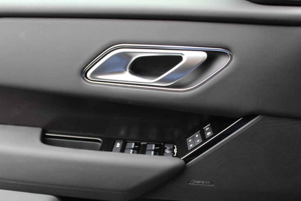 New 2026 Land Rover Range Rover Velar Dynamic SE AWD/4WD image 18