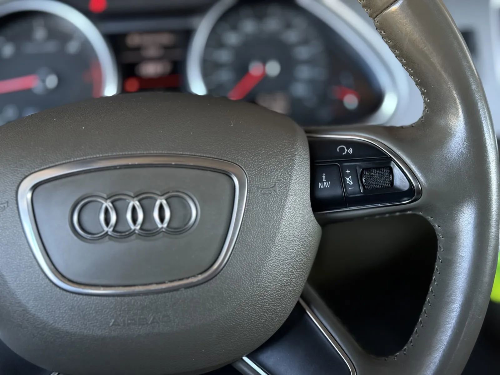 Used 2012 Audi Q7 TDI Premium Plus image 25