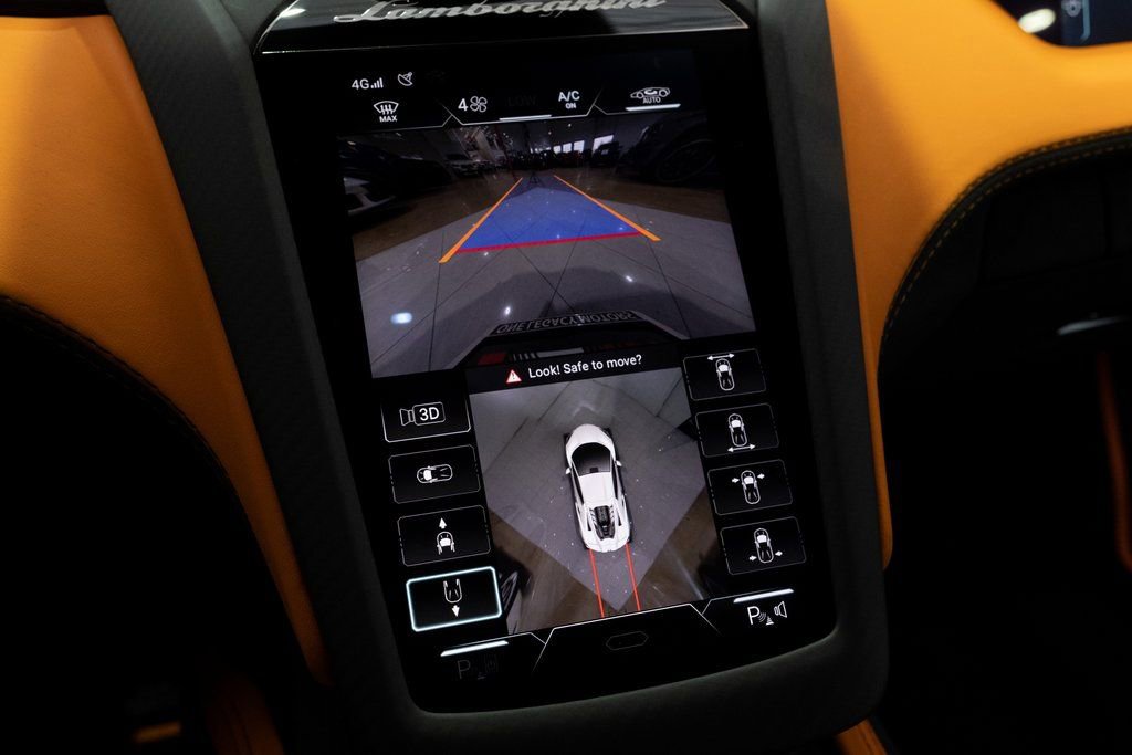 Used 2024 Lamborghini Revuelto image 22