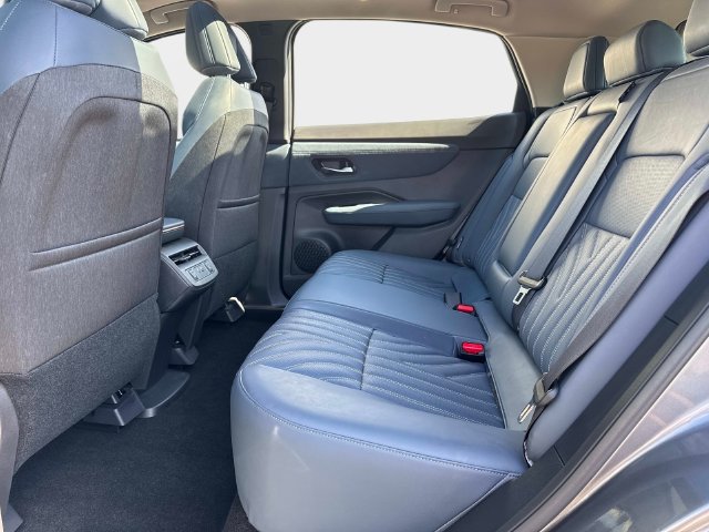 Used 2024 Nissan Ariya AWD image 15