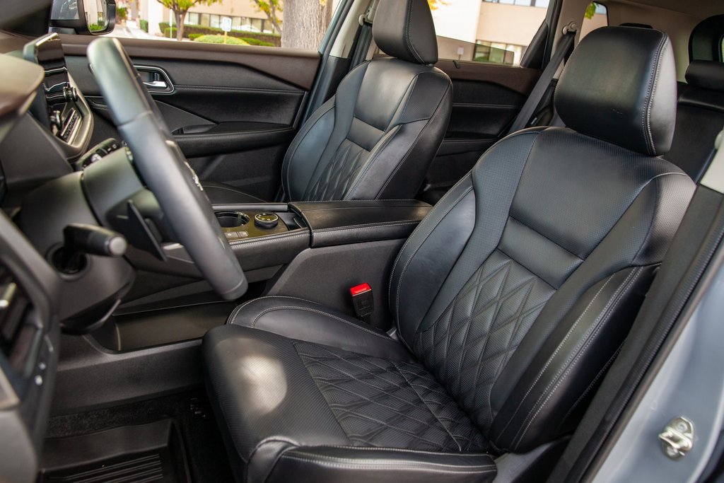 Used 2023 Nissan Rogue Platinum w/ Platinum Premium Package image 12