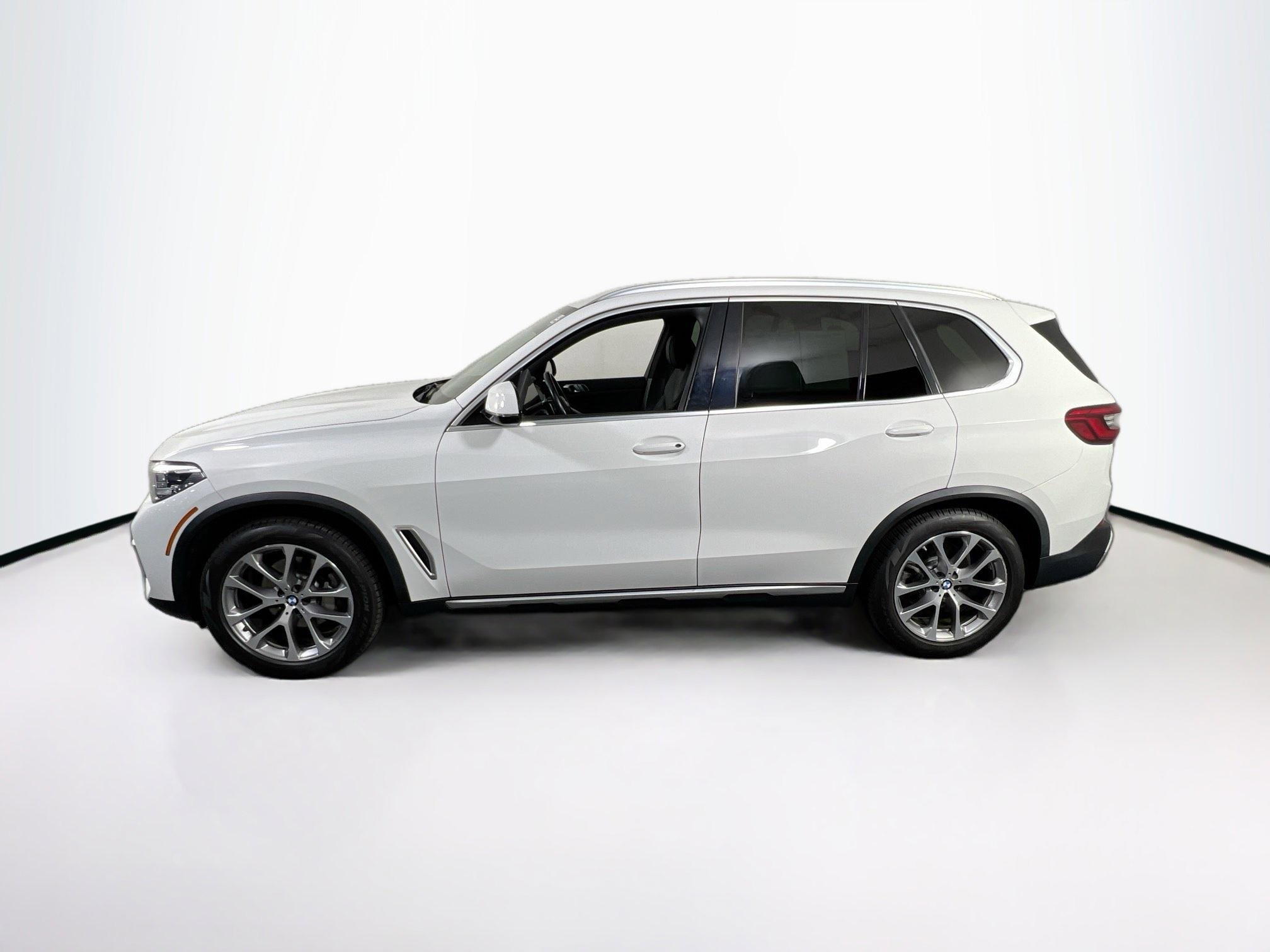 Used 2019 BMW X5 xDrive40i w/ Premium Package 2 AWD/4WD image 8