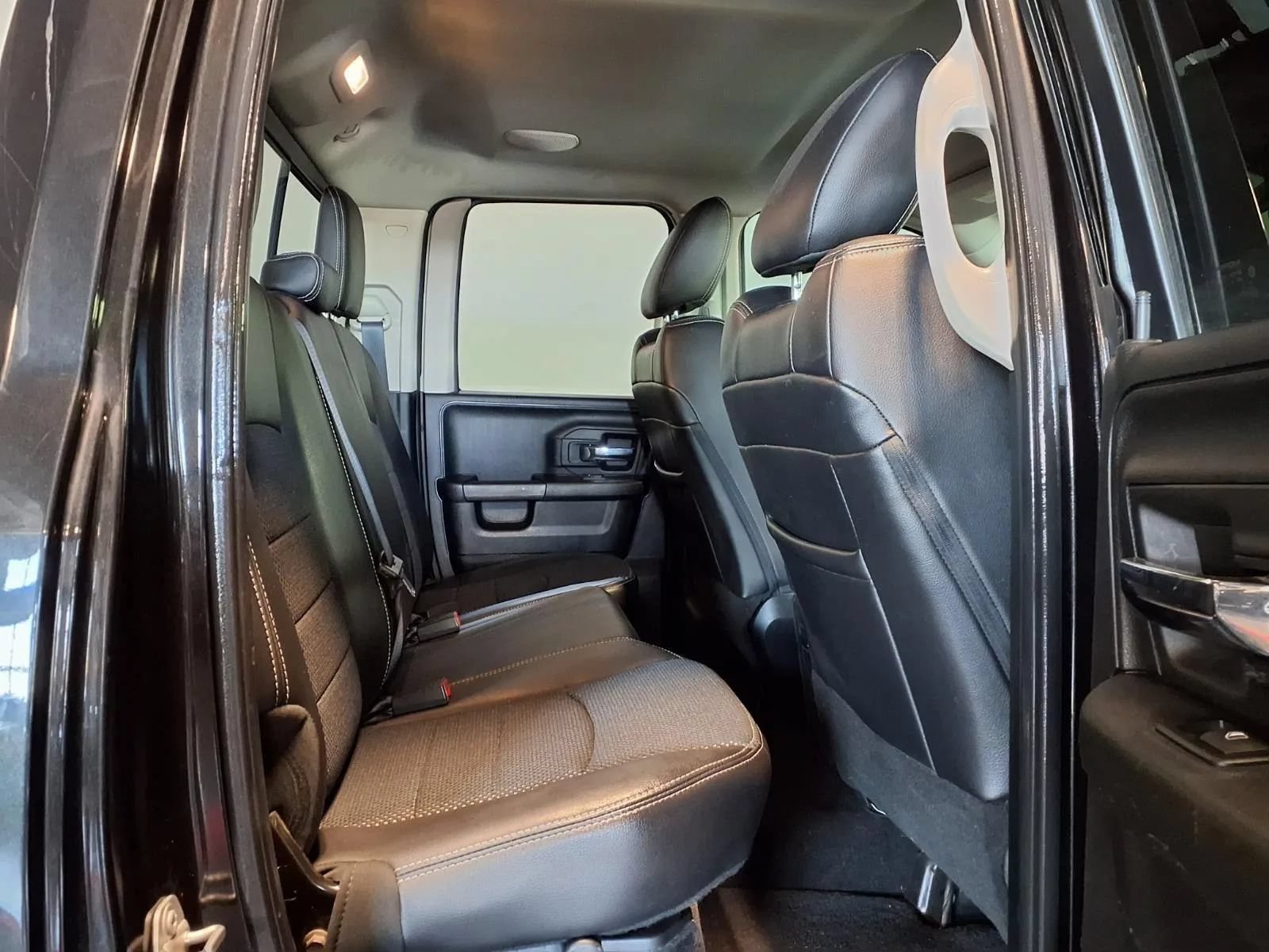 Used 2017 RAM 1500 Sport w/ Black Ram 1500 Sport Group AWD/4WD image 10