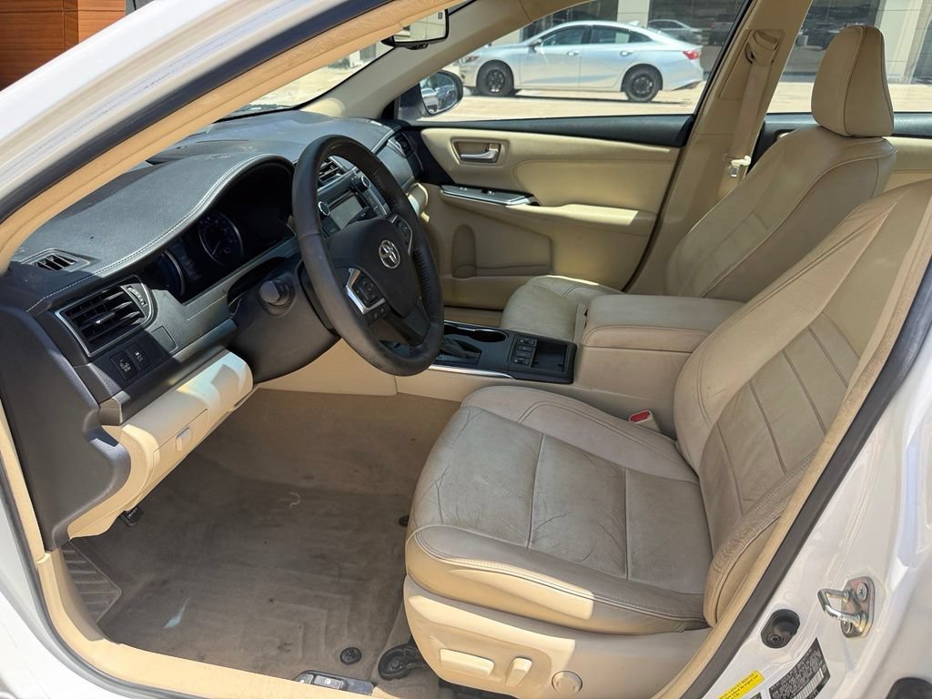 Used 2017 Toyota Camry XLE w/ Moonroof Package FWD image 6