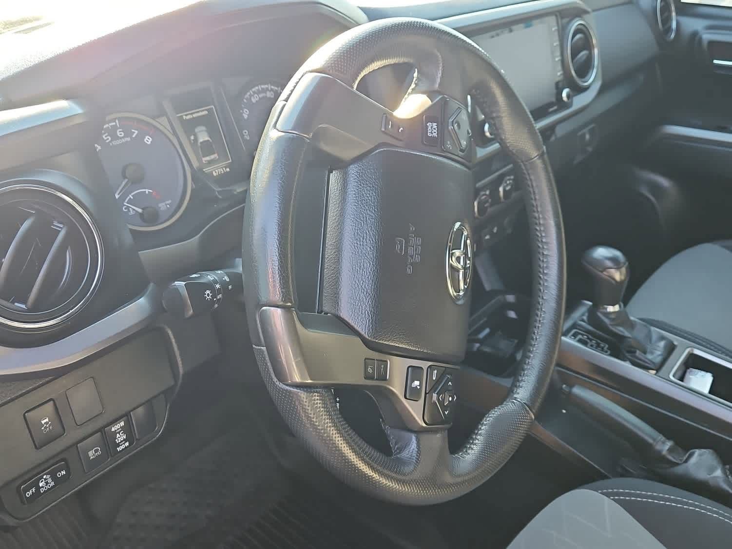 Used 2021 Toyota Tacoma TRD Sport w/ Technology Package image 2