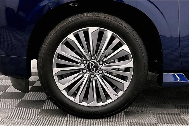 Used 2025 INFINITI QX80 Sensory AWD/4WD image 10