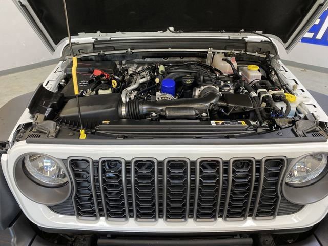 Used 2025 Jeep Wrangler Sport image 9