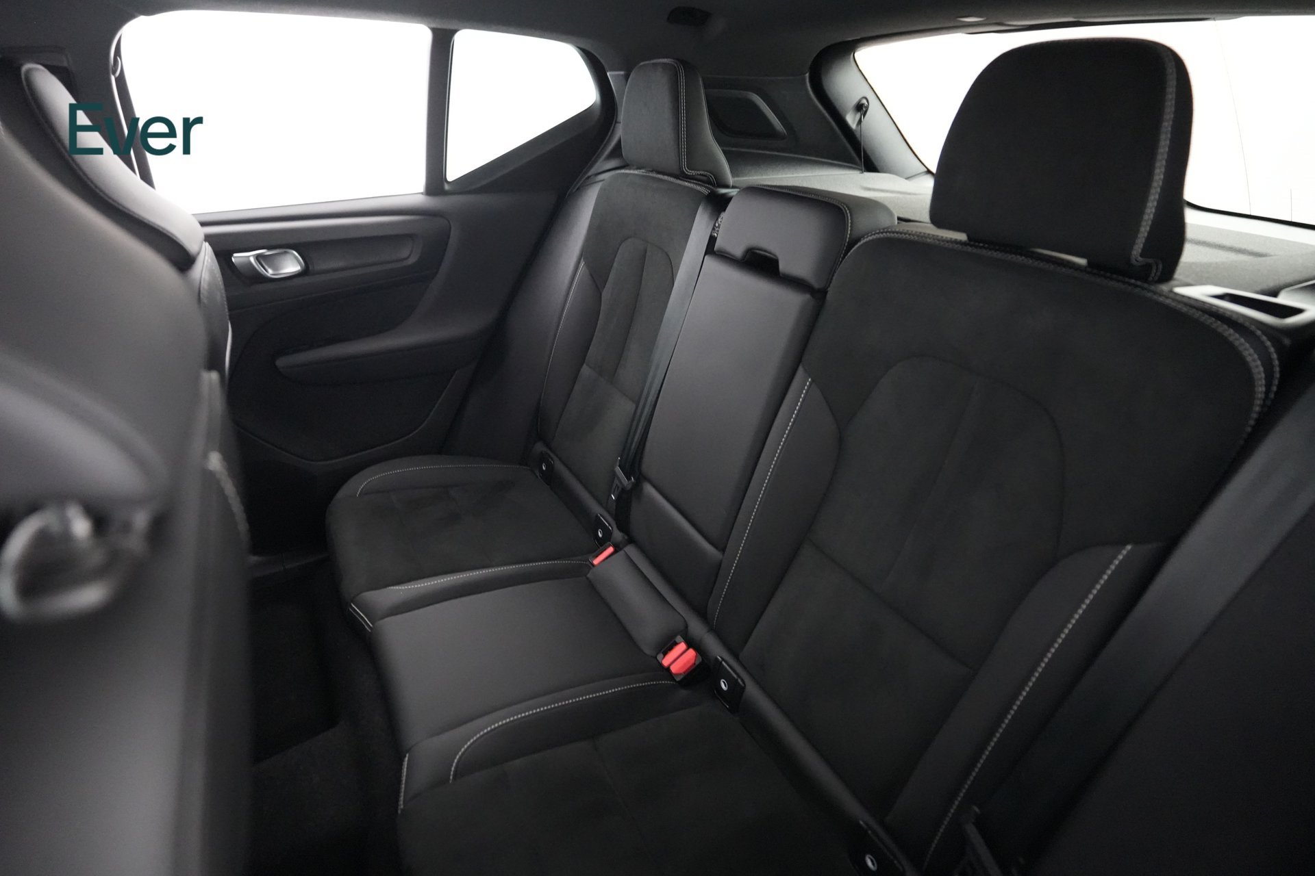 Used 2023 Volvo XC40 Recharge Ultimate AWD/4WD image 24
