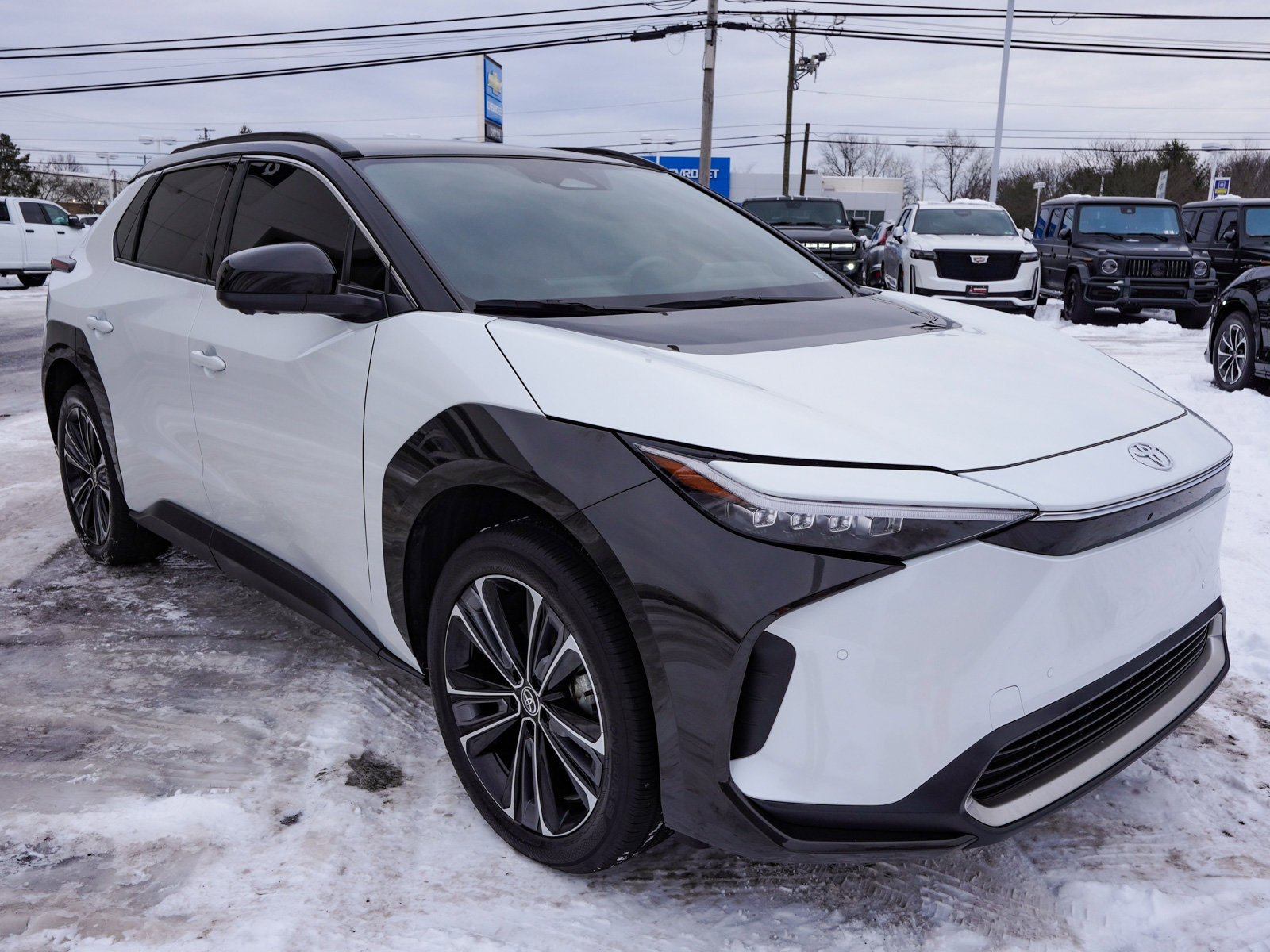 Used 2023 Toyota bZ4X Limited image 3