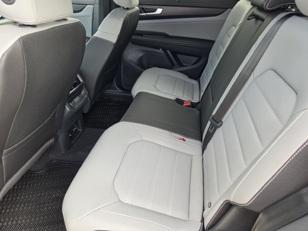 New 2026 Volkswagen Atlas Cross Sport SEL R-Line AWD/4WD image 24