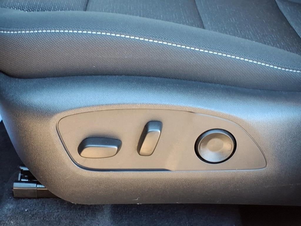 New 2026 Chevrolet Traverse LT image 12