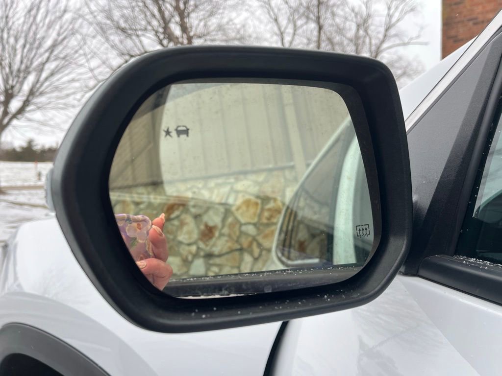 Used 2025 GMC Acadia Elevation image 18