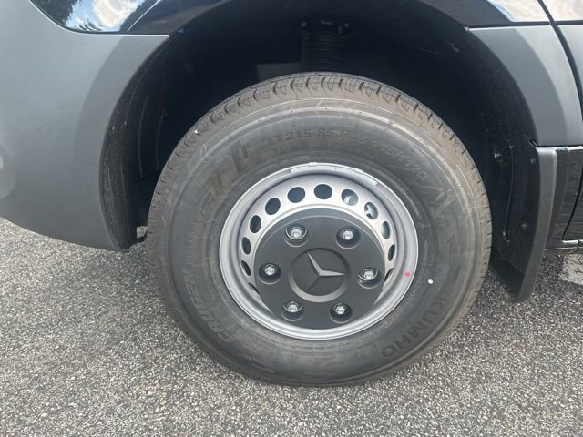 New 2025 Mercedes-Benz Sprinter 4500 image 9