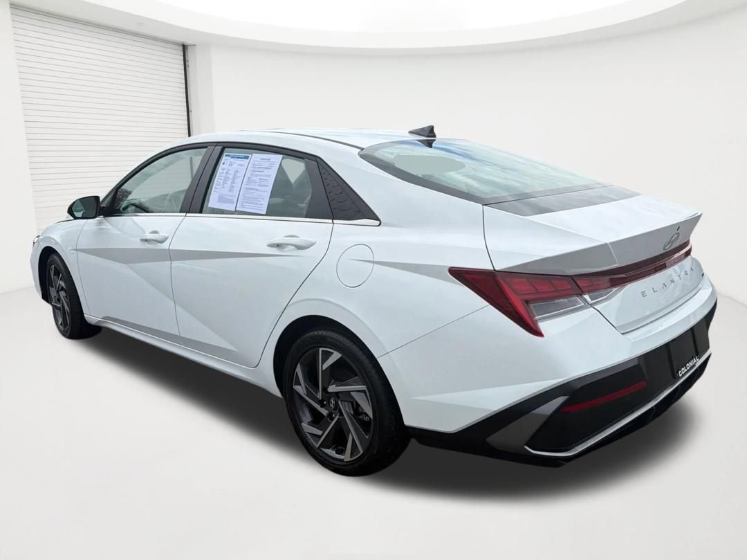 Certified 2025 Hyundai Elantra Limited image 7