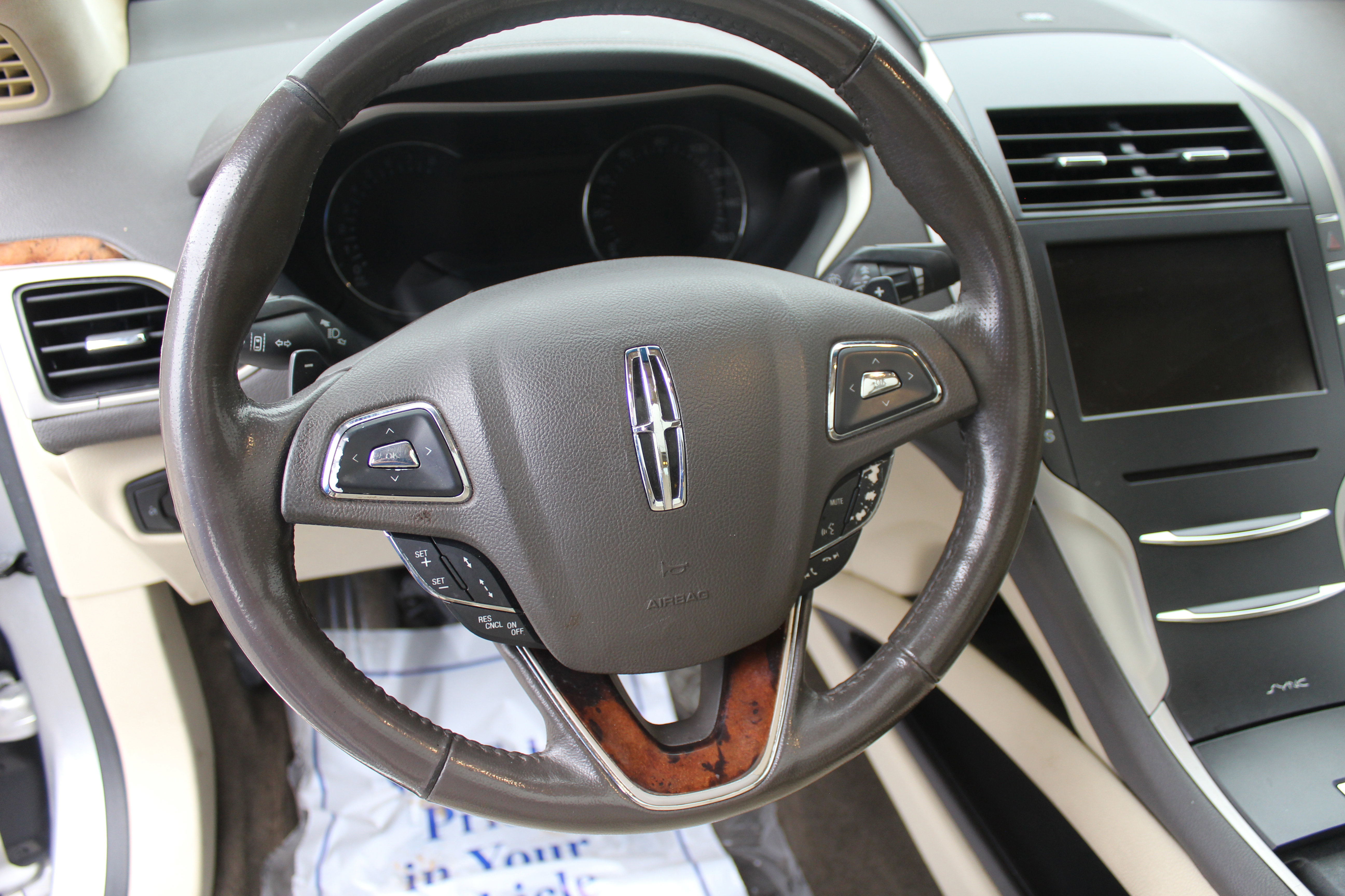 Used 2013 Lincoln MKZ Base image 22
