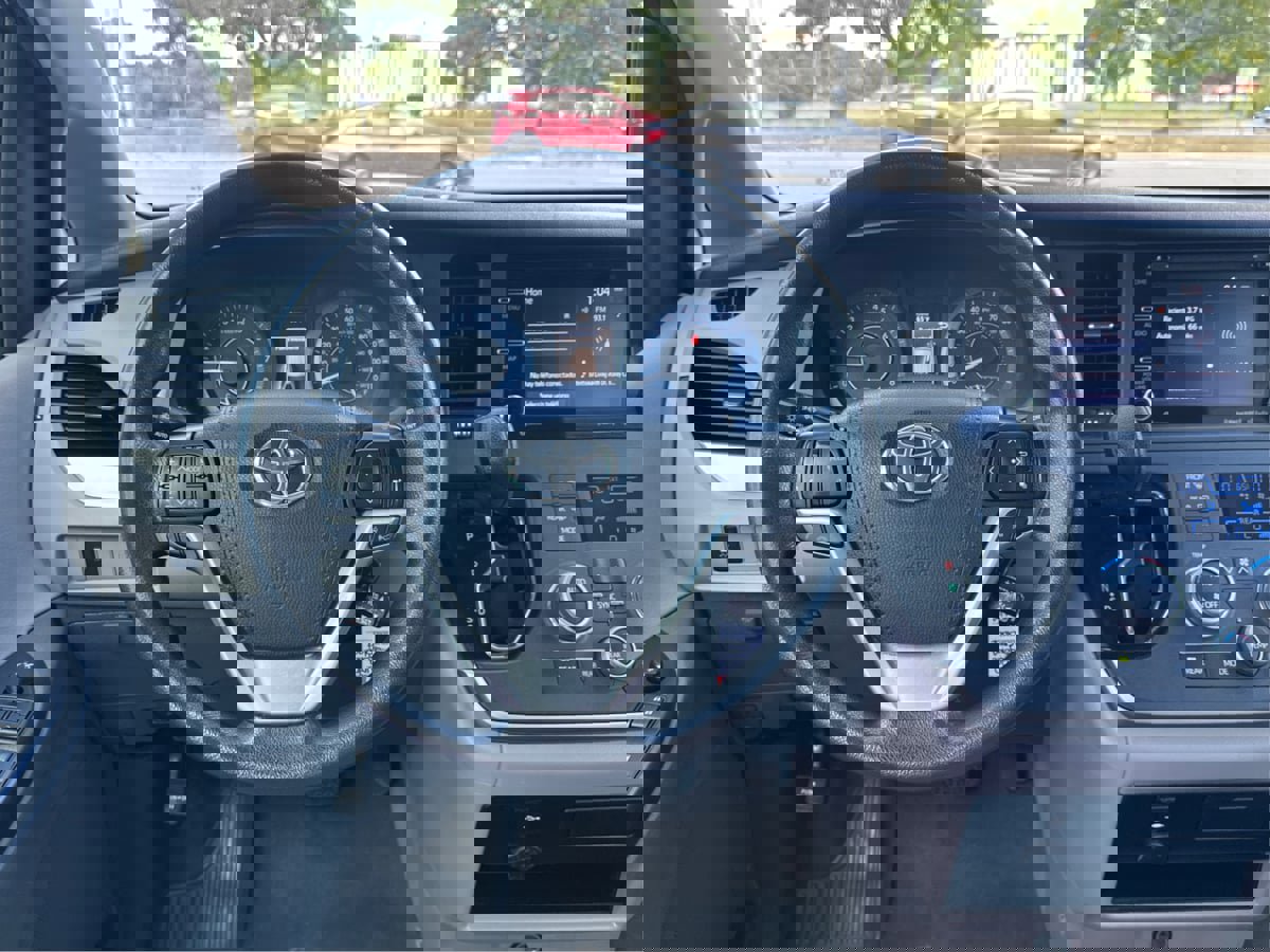 Used 2020 Toyota Sienna LE image 14