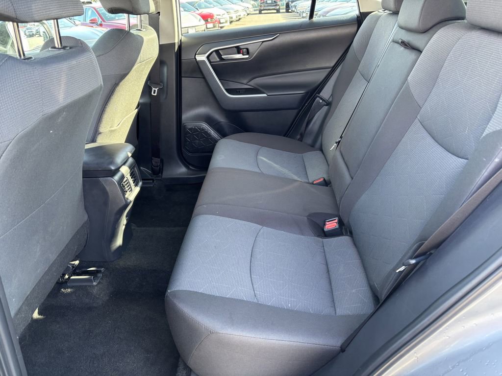 Used 2025 Toyota RAV4 XLE AWD/4WD image 21