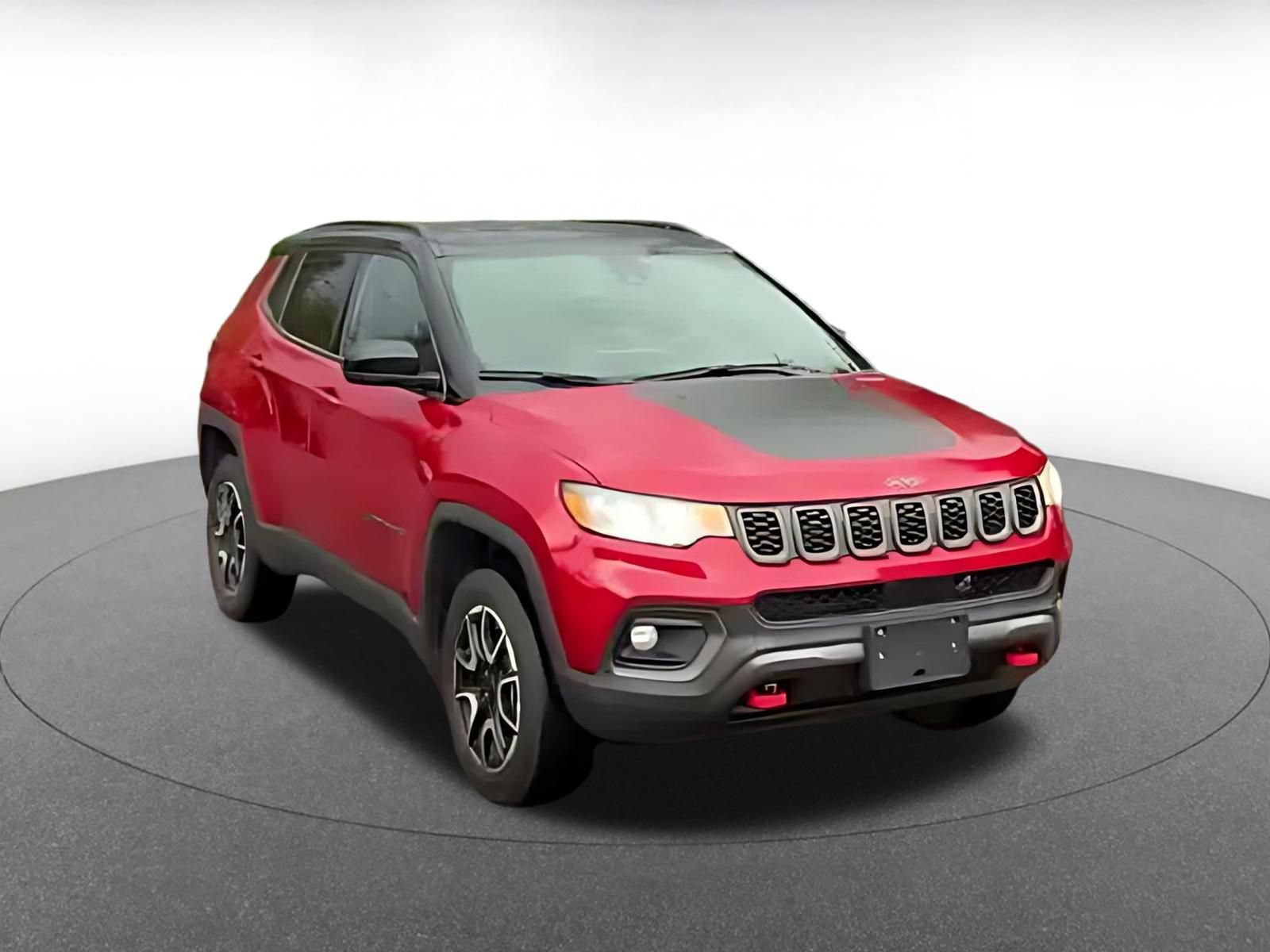 Used 2025 Jeep Compass Trailhawk AWD/4WD image 7