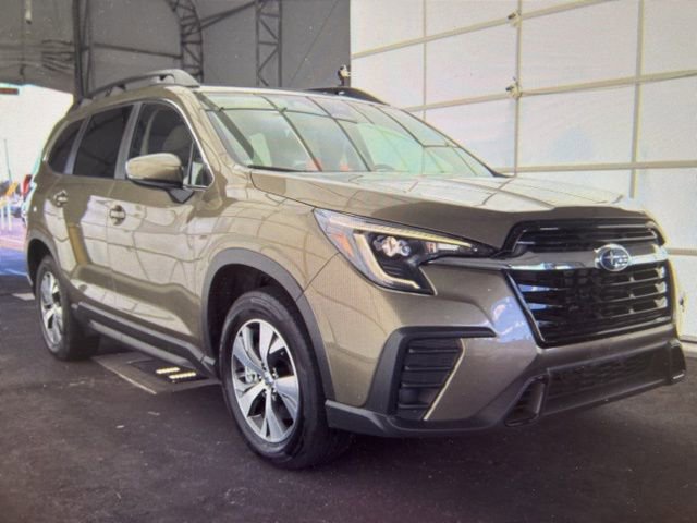 Used 2025 Subaru Ascent Premium image 3