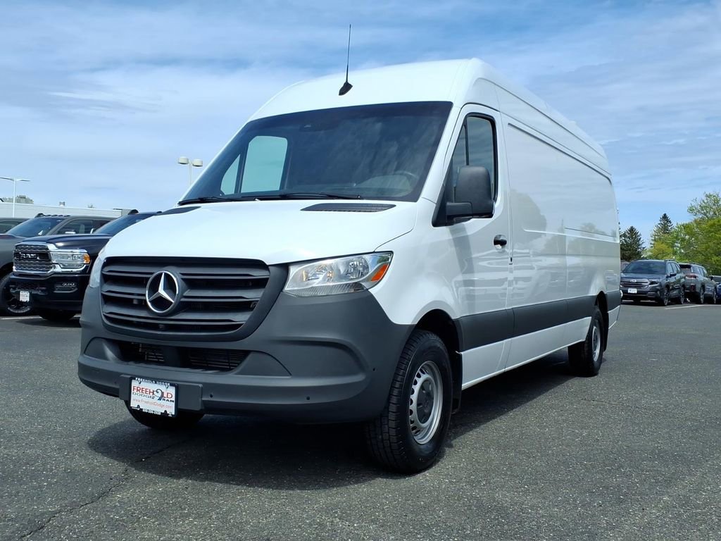 Used 2023 Mercedes-Benz Sprinter 2500 image 3