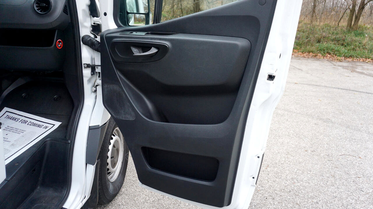 Used 2019 Freightliner Sprinter 170 image 21