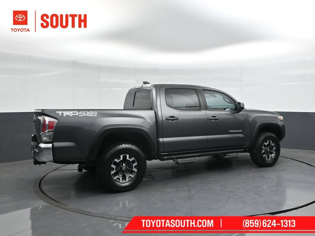 Used 2020 Toyota Tacoma TRD Off-Road AWD/4WD image 3