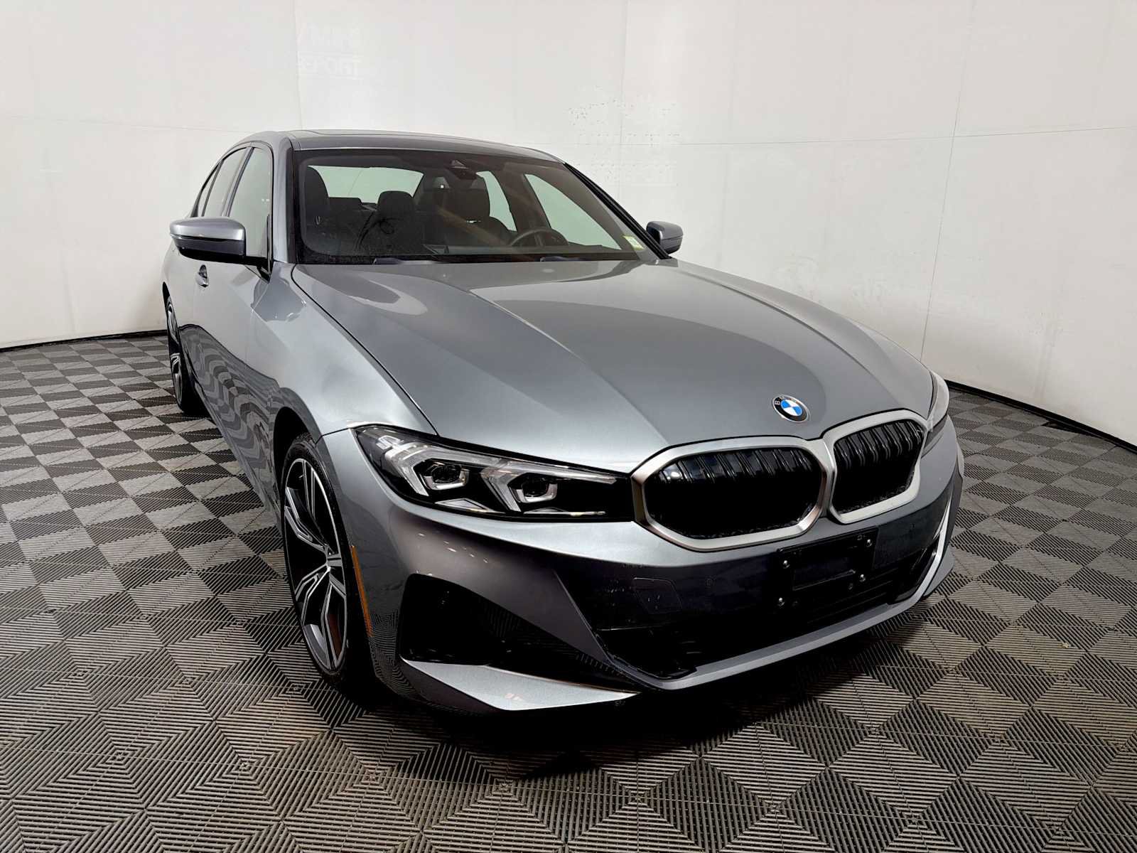 Used 2023 BMW 330i xDrive Sedan w/ Driving Assistance Package AWD/4WD image 2