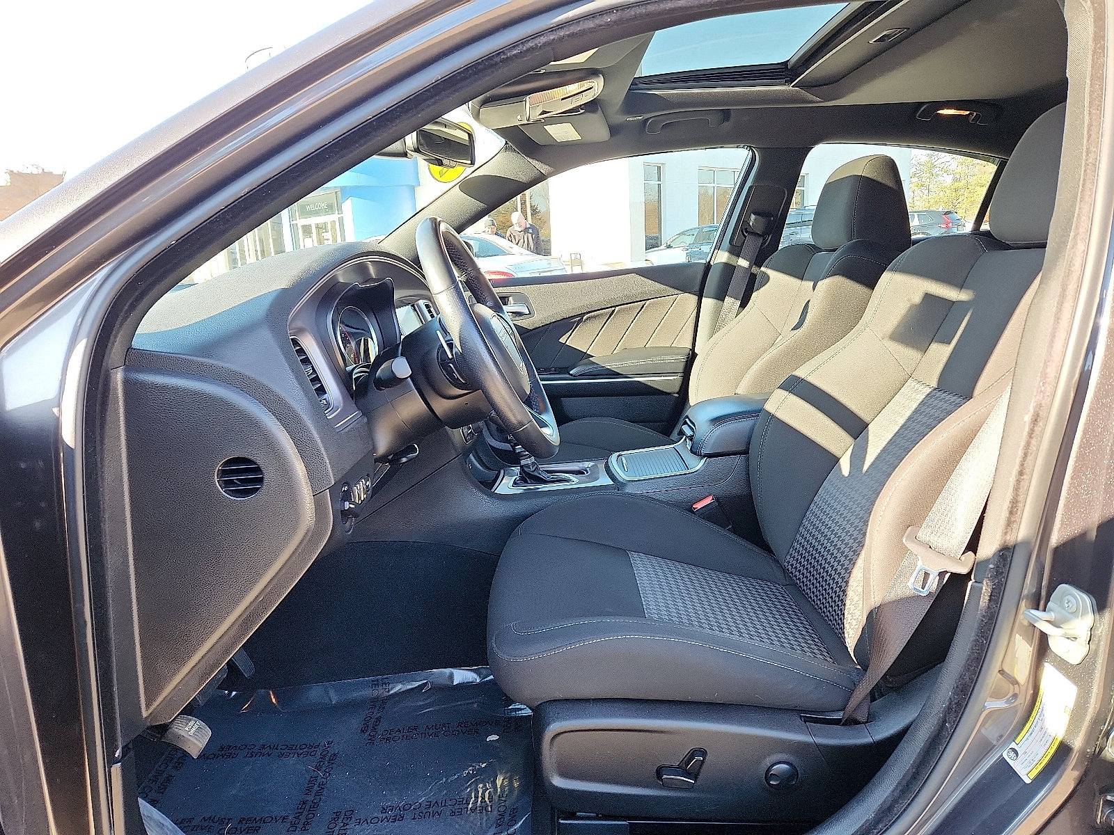 Used 2023 Dodge Charger R/T w/ Navigation & Travel Group image 14