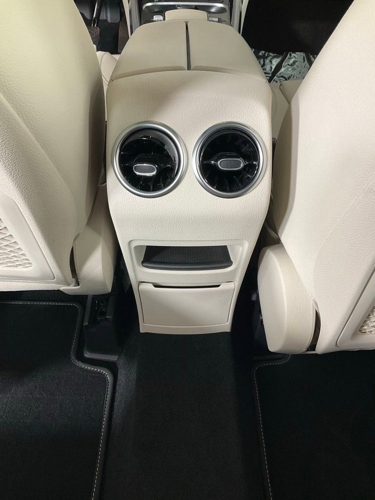 Used 2023 Mercedes-Benz GLB 250 4MATIC image 22