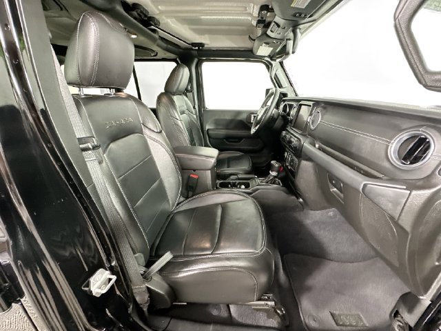 Used 2023 Jeep Wrangler Unlimited Sahara w/ Cold Weather Group AWD/4WD image 29