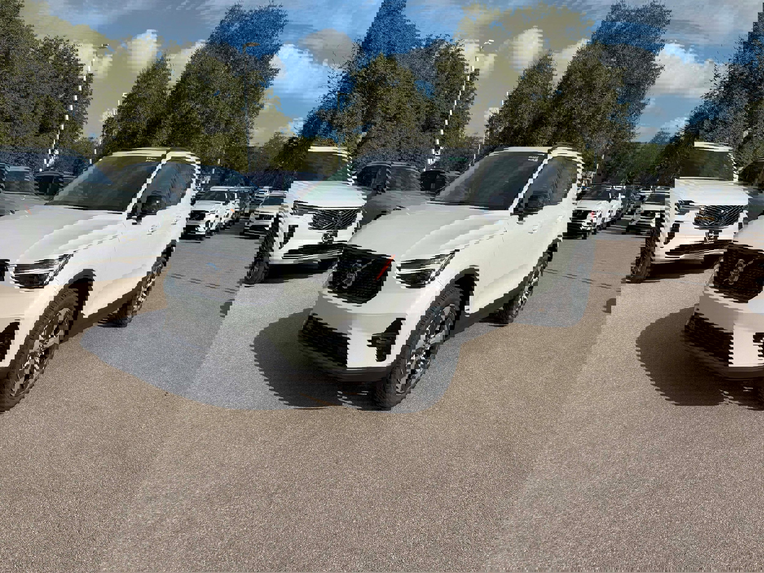 New 2026 Volvo XC40 B5 Plus w/ Protection Package Premier image 29