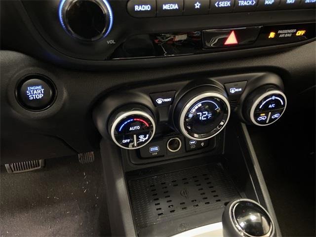 Used 2024 Hyundai Venue Limited image 28