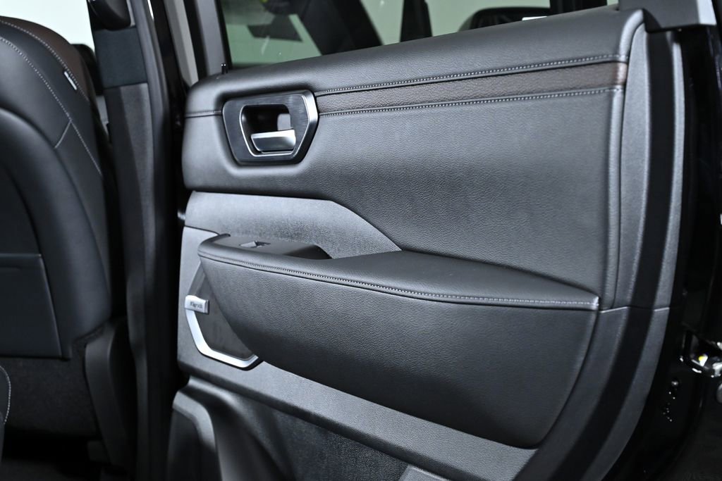 New 2025 Nissan Armada Platinum Reserve image 31