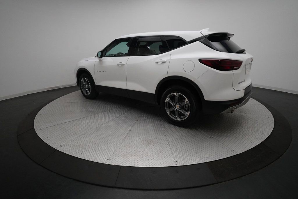 Used 2025 Chevrolet Blazer LT AWD/4WD image 12