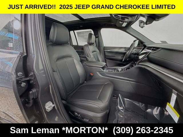 New 2025 Jeep Grand Cherokee Limited w/ Black Appearance Package image 29