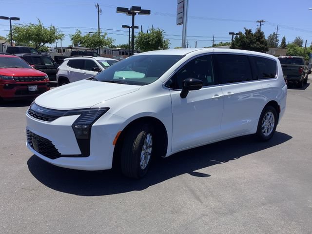 New 2027 Chrysler Pacifica Select FWD image 5