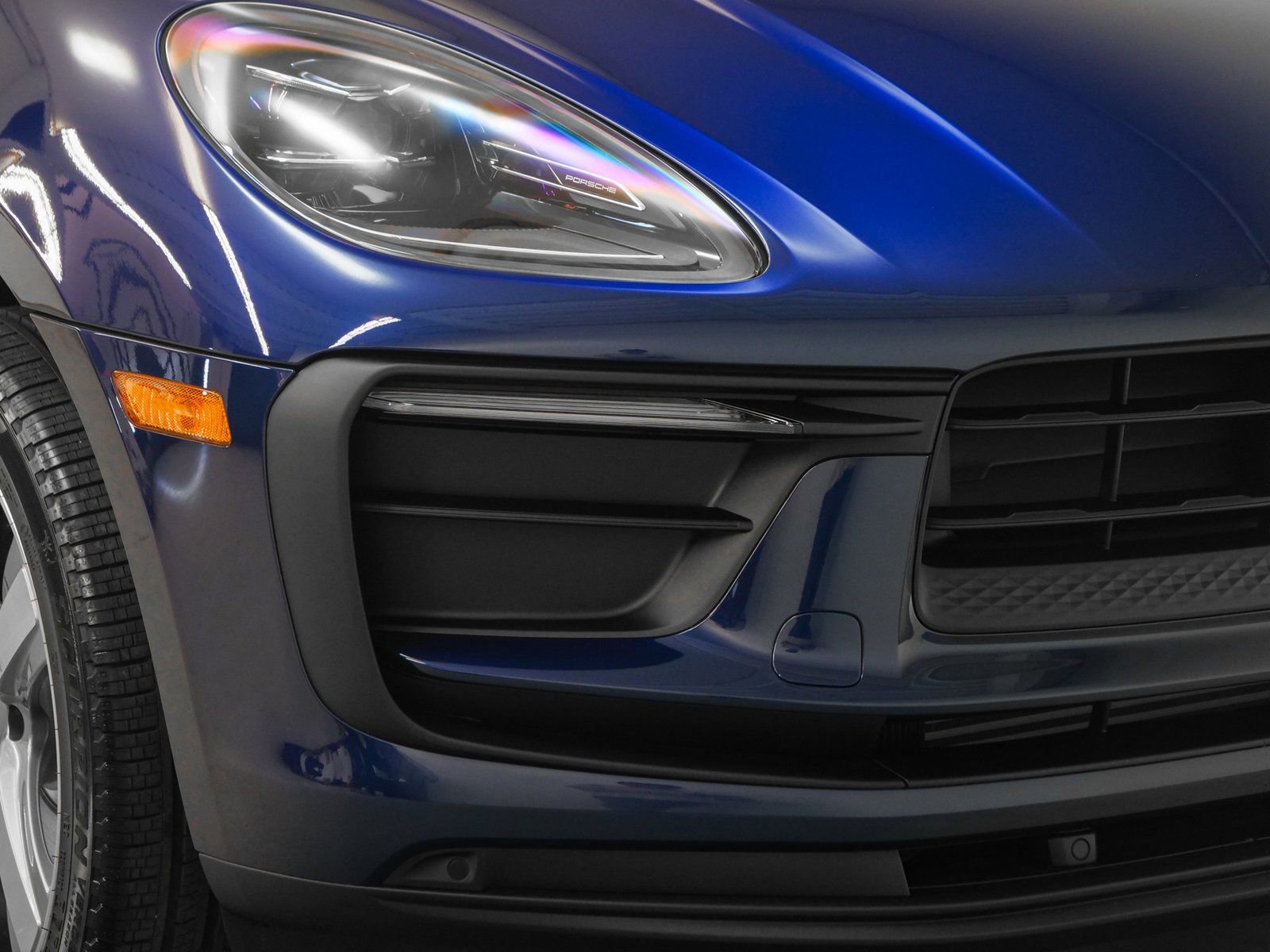 Used 2025 Porsche Macan image 13