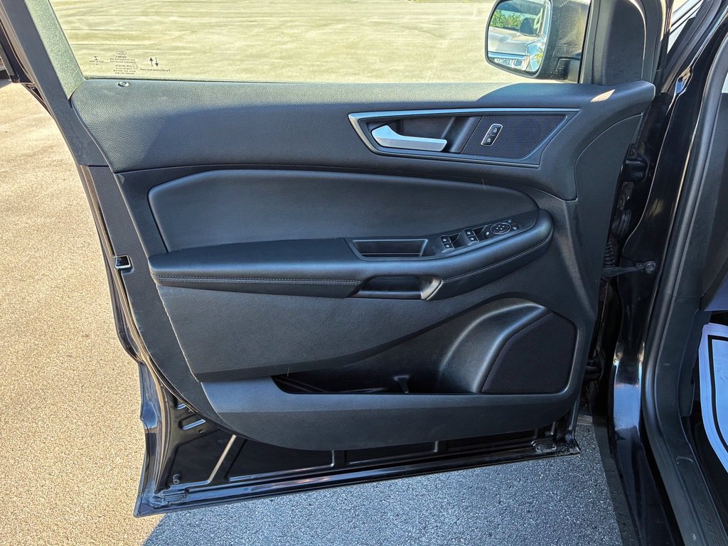Used 2020 Ford Edge SE AWD/4WD image 4
