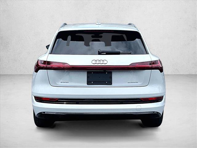 Used 2022 Audi e-tron Premium AWD/4WD image 4
