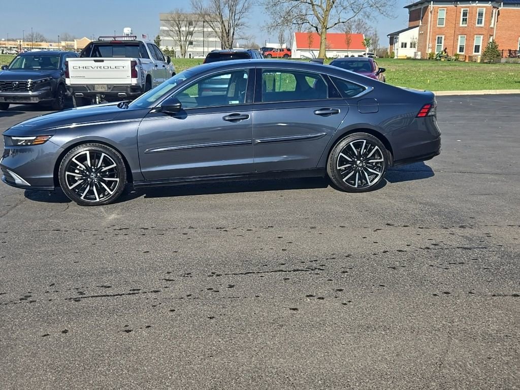 Used 2025 Honda Accord Touring image 4