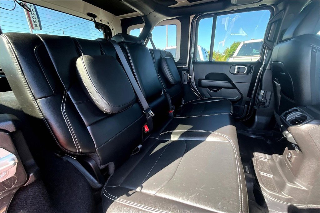 Used 2021 Jeep Wrangler Unlimited Sahara w/ Cold Weather Group AWD/4WD image 29