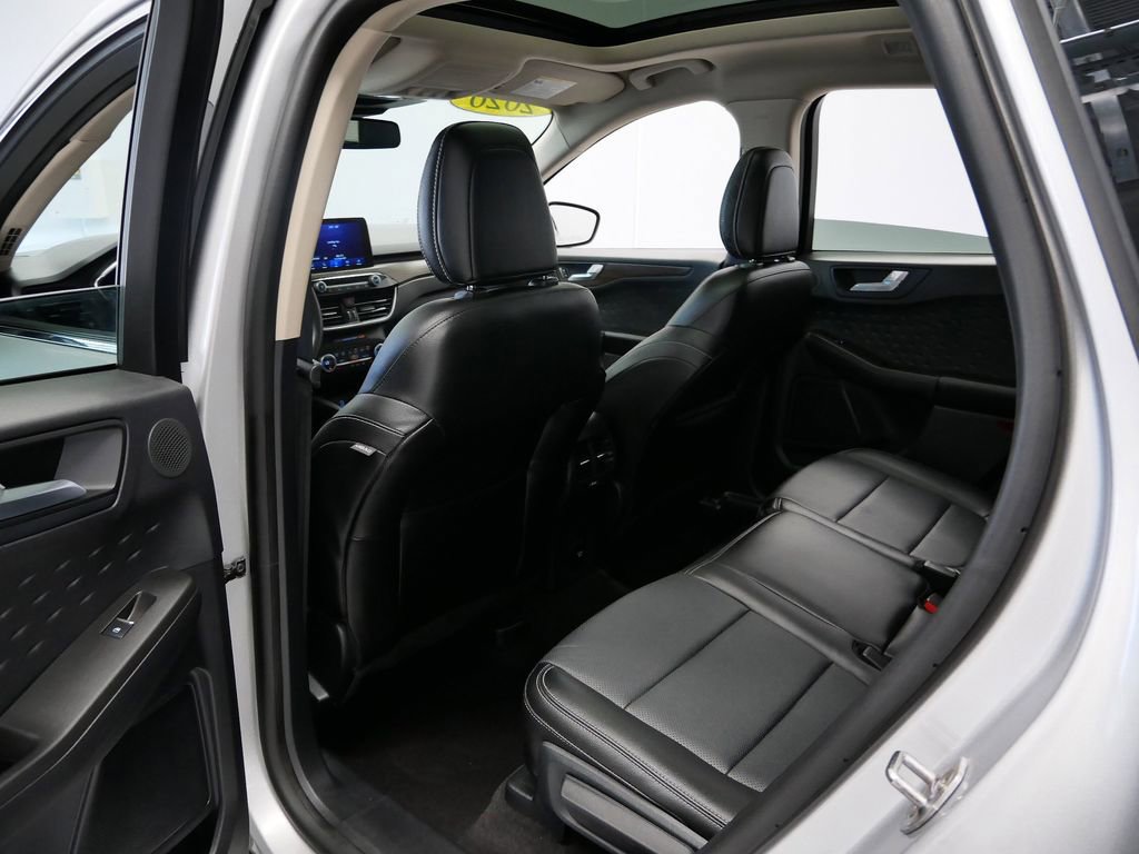 Used 2020 Ford Escape Titanium image 10