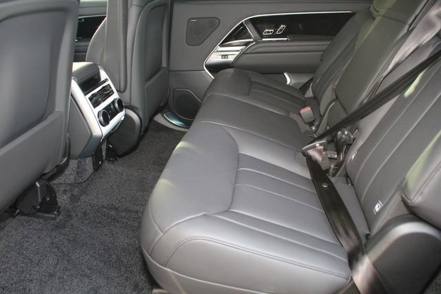New 2026 Land Rover Range Rover Long Wheelbase SE image 5