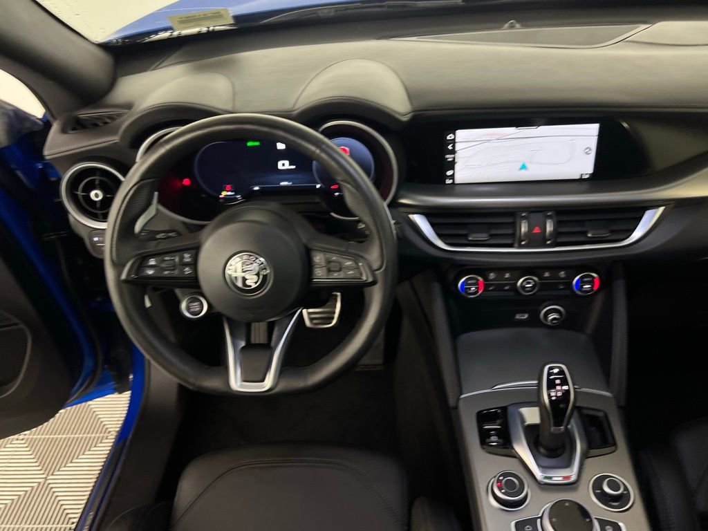 Used 2024 Alfa Romeo Stelvio Veloce image 13