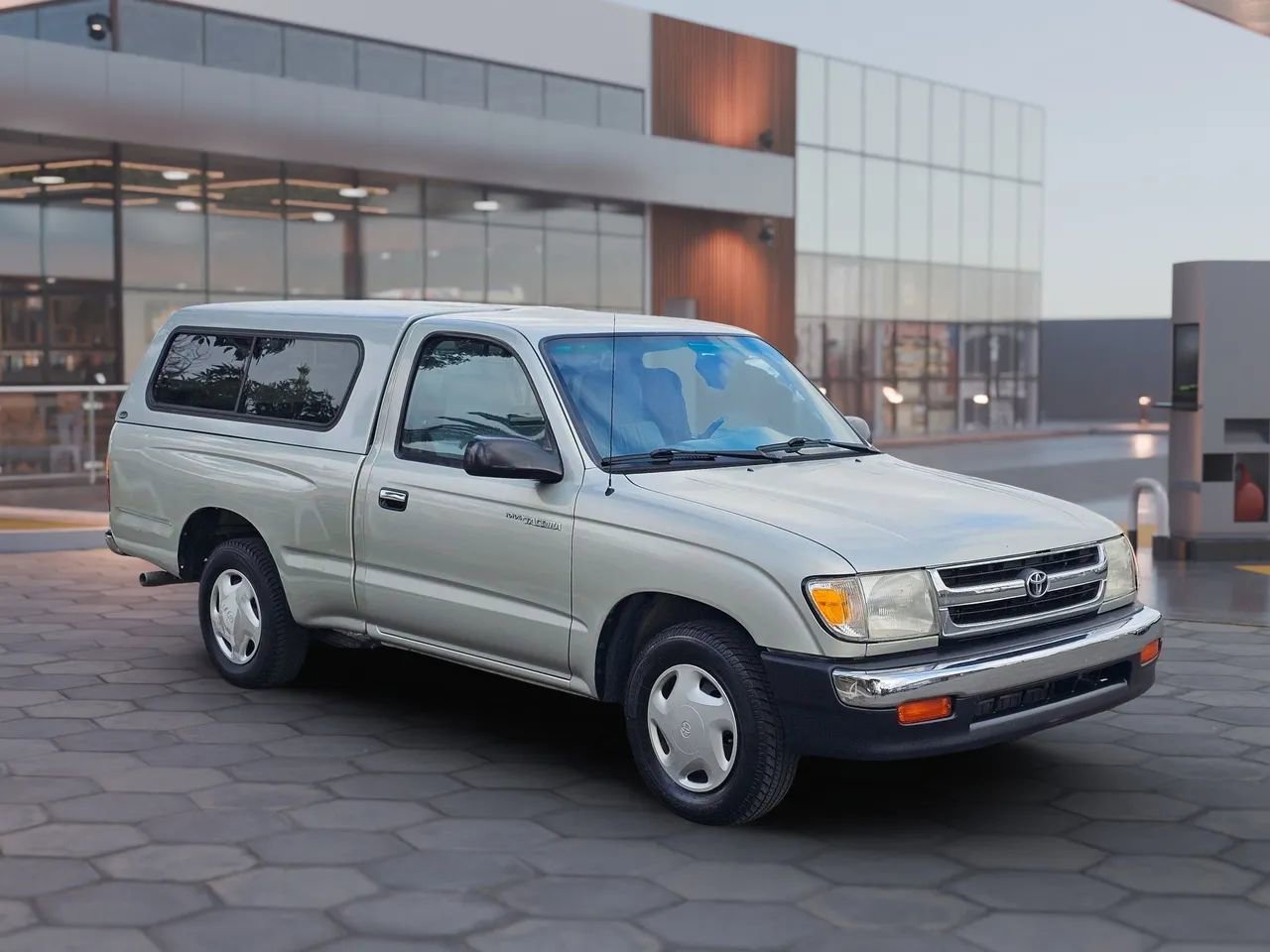 Used 2000 Toyota Tacoma 2WD Regular Cab image 8
